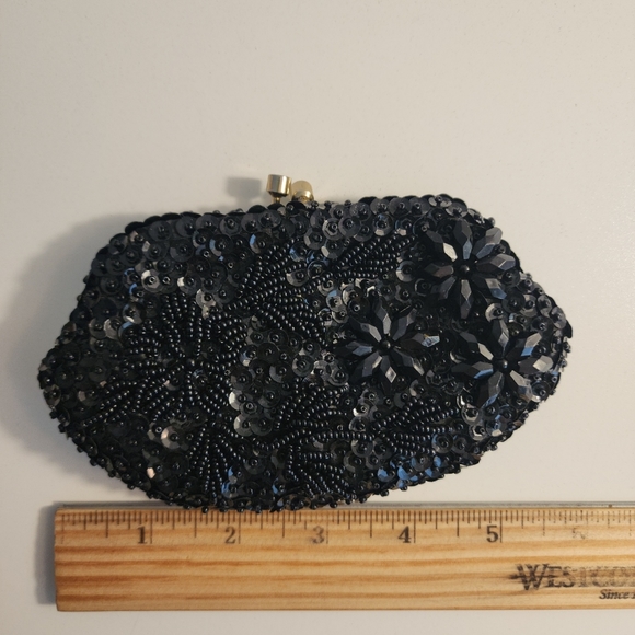 Vintage Handmade in Hong Kong JEM Black Beaded Coin Purse, gold clasp closure. - Picture 10 of 11